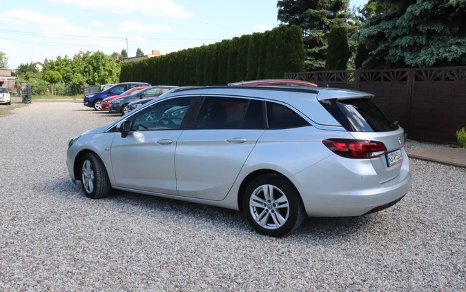 Opel Astra cena 42950 przebieg: 135654, rok produkcji 2019 z Kosów Lacki małe 326